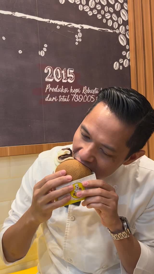 Sensasi manis yang selalu jadi favorit!🍦
Roti’O Lovers, udah pernah cobain Roti’O Ice Cream?
Perpaduan ice cream creamy dengan wangi kopi khas Roti’O ini selalu berhasil manjain lidah😝💛
Kabar baiknya, sekarang kamu bisa nikmatin Roti’O Ice Cream dengan harga lebih hemat pakai voucher spesial dari TikTok & QPON💸
Jajan hemat + nikmat? Bisa banget!
Yuk, buruan klaim vouchernya dan rasain segarnya Roti’O Ice Cream kapan aja😍
Tasty Until The Last Bite
More than 750 outlets all over Indonesia
☎️Call Center +62 813-1899-9227
#RotiO #RotiOIndonesia #PromoRotiO #TastyUntilTheLastBite #PastryStasion #KopiO #KopiOIndonesia #KopiOSeries #KopiOBrownSugar