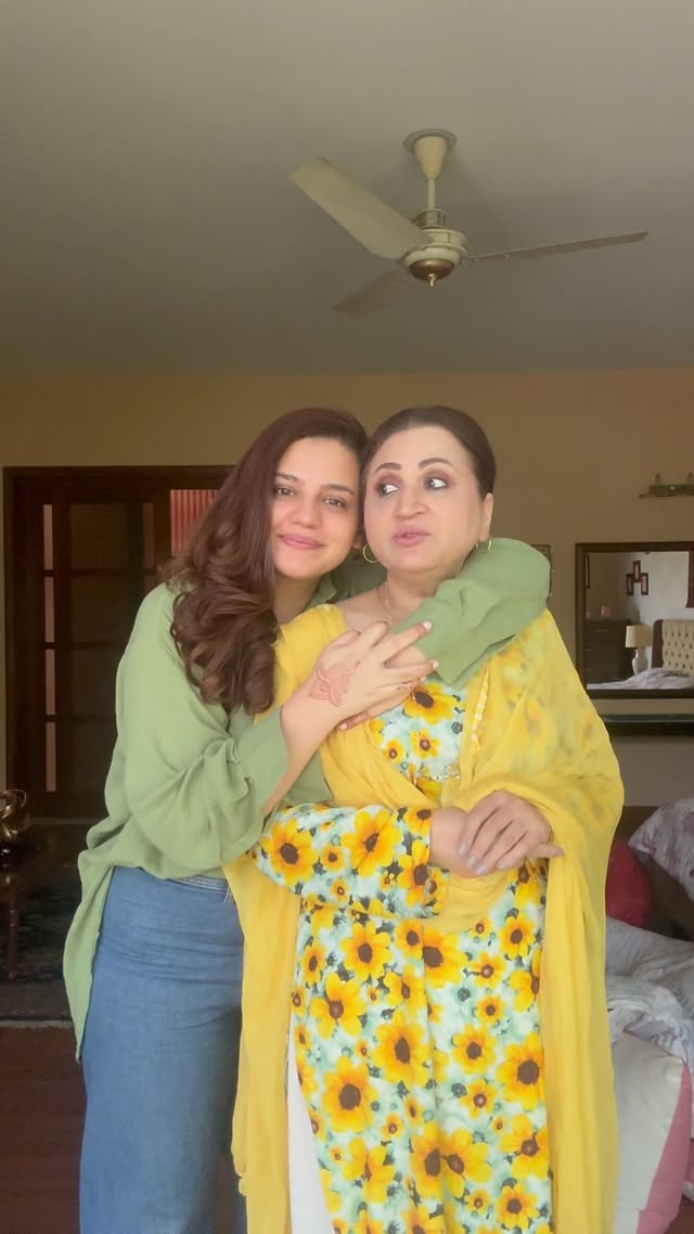Mamas wimme in my new project.
#EkJhootiKahani 🌞🌻
