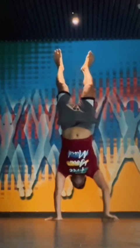 The body achieves what the mind believes. 🏋️♂️
#sangramsingh
#bodyweightworkout
#inspiration
.
.
.
.
.
.
.
.
.
#viralvideo #viralreel #trend #trendingreel #mondaymotivaton #monday #workout #fitness #sangramsinghwrestler #wrestling #mma #indianteam #indianathlete #athlete #bharat #world #instagramreels #igreels #sports #indiansports