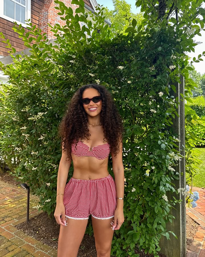 weekend out east with @revolve 🍒🌊