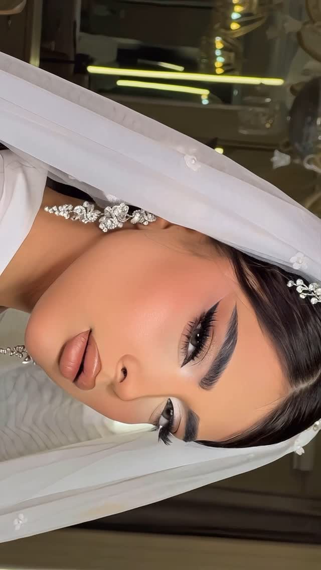 من بهناز کریمی میکاپ آرتیست تخصصی عروس هستم با سابقه ده سال میکاپ عروس ....
بصورت تخصصی کنار من میتونید آموزش میکاپ داشته باشید
و درامد حداقل ۱۰۰میلیونی داشته باشید❤️
جهت اطلاع از دورهای آموزشی کلمه آموزش دایرکت کنید
عروس خانمای عزیزم لطفا جهت شرکت در بازدید «عروس »کلمه عروس دایرکت کنید تا مشاورای من راهنماییتون کنند
مجموعه من با بیش از ۲۰پرسنل تخصصی تو لاین میکاپ و شینیون بصورت تخصصی خدمات میکاپ و شینیون برای عروس خانما و همراه های عزیزشون خدمات ارائه میده❤️
قیمت پکیج های ما با توجه به بودجه شما میباشد
نمونه کار پرسنل منو اینجا دنبال کنید
میکاپ زیبا از نفس عزیز
@behnazkarimi.makeupartist
پیج آکادمی مارو فالو کنید تا از برنامه های آموزشی ما مطلع شید
@behnazkarimi.academy
اگه عروسیت نزدیکه مجموعه بهناز کریمی بی شکبهترین انتخاب برای روز عروسیته
میتونی تو بازدید عروس ما شرکت کنی و هم میکاپ عربی رو از نزدیک ببینی هم میکاپ اروپایی
هم میکاپ عروسکی و هم میکاپ روسی
بازدید عروس استثنایی خانوم بهناز کریمی
جمعه
جهت رزرو کلمه عروس دایرکت شود
بازدید عروس ما کاملا رایگان
#عروس #عروسی_ایرانی
