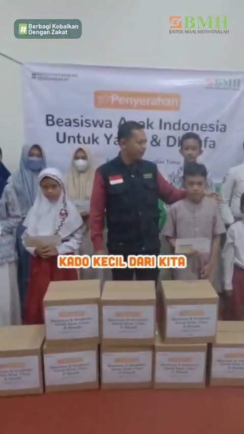 🎒 BANTU YATIM DHUAFA KEMBALI SEKOLAH, Jangan Biarkan Mereka Menyerah Karena Tak Punya Perlengkapan Sekolah!
Bayangkan… Ada anak yatim yang harus menempuh perjalanan ke sekolah dengan sepatu usang, tas robek, dan alat tulis yang kurang.
Apakah mereka harus menyerah hanya karena keterbatasan?
💡Jutaan anak Indonesia bermimpi punya perlengkapan sekolah yang layak.
Namun, bagi anak-anak yatim dan dhuafa di pedalaman Kalimantan Timur, mimpi itu terasa begitu jauh.
Mereka ingin belajar, ingin meraih cita-cita… tapi apa daya, keterbatasan ekonomi memupus semangat.
❤️ Kita bisa jadi harapan mereka! Melalui program Kado Sekolah Yatim Dhuafa, mari hadirkan senyum dan semangat baru dengan perlengkapan sekolah lengkap:
✅ Seragam
✅ Tas & Sepatu Baru
✅ Alat tulis
Saat ini masih ada 298 anak yang menanti uluran tangan kita!
Pilihan Partisipasi:
🌱 Peduli Yatim – Rp 100.000,-
🤝 Sahabat Yatim – Rp 200.000,-
💖 Cinta Yatim – Rp 300.000,- (1 Paket Lengkap)
Yuk, bantu mereka sekarang! Kepedulian kita masa depan mereka..
💳 Layanan Transfer :
A.N. Baitul Maal Hidayatullah
🏧 BSI : 542-878-6660
🏧 Mandiri : 149-000-453-0046
📲 Layanan Konfirmasi di 0813-9521-9450 (Telepon/WA) atau DM Instagram @bmhkaltim
Setiap donasi bukan hanya kado… tapi langkah kecil menuju masa depan cerah.