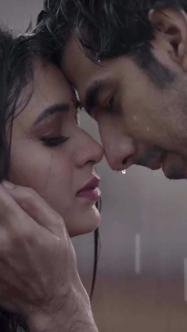 I made this song for this Weather 💧🌧️ @swanandkirkire as always is the best, was so kind to lend his voice. One of my fav human.
With The incredibly talented and handsome @pavailgulati