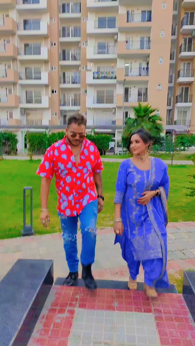 Agar Mai Bata Du Mere Dil May Kya Hai tum mujhse Nigaahein Chura to na Loge 👀🎬📽️ During shoot #viralreels #ViralSong #viralbollywoodsong #akshaykumar #shilpashetty
