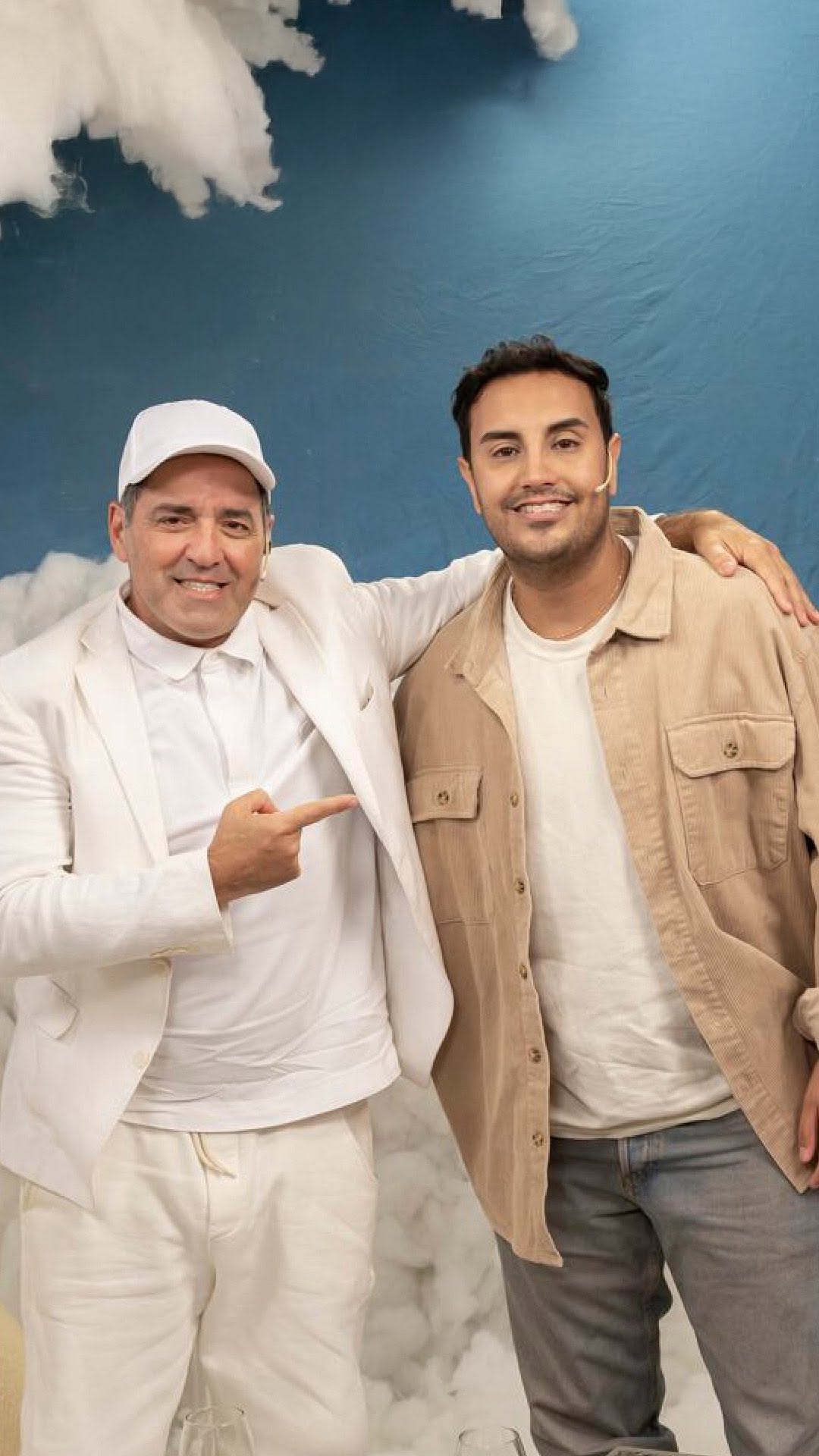 PABLITO CASTILLO EN #MICIELO: “LO QUE HACEN LOS PADRES NO SE JUZGA”
Es uno de los influencers con más visualizaciones en redes. De orígenes muy humildes, con lo que ganó en los primeros tres años le compró la casa a su mamá. Él lo resume así: “Un pibe de Varela que la peleó, corrió atrás de sus sueños y que hizo todo para ser feliz”
Mirá el episodio completo de #MiCielo con Mariano Iúdica en @infobae -link en bio-