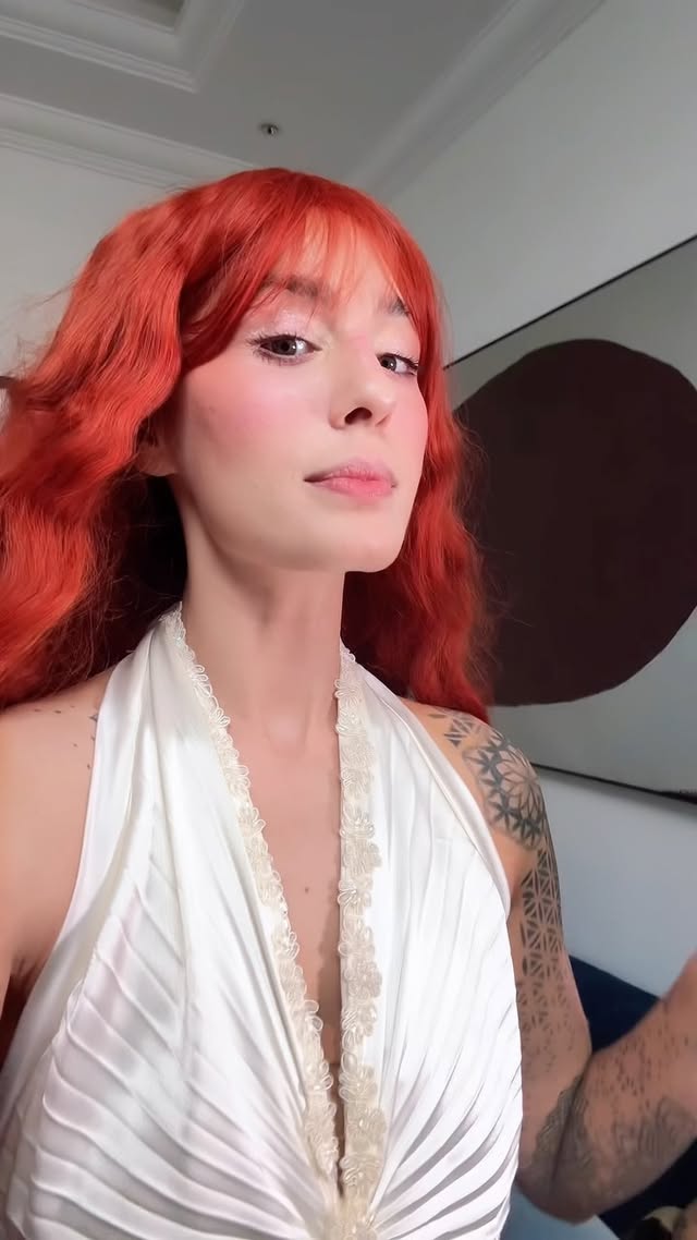 Vloggy vlog of @athnainmag shoot with the dream team. Stay tuned for the results 👏🏻
Styling: @athnainmag
Photography: @f_albisher
Makeup: @arabia.felix