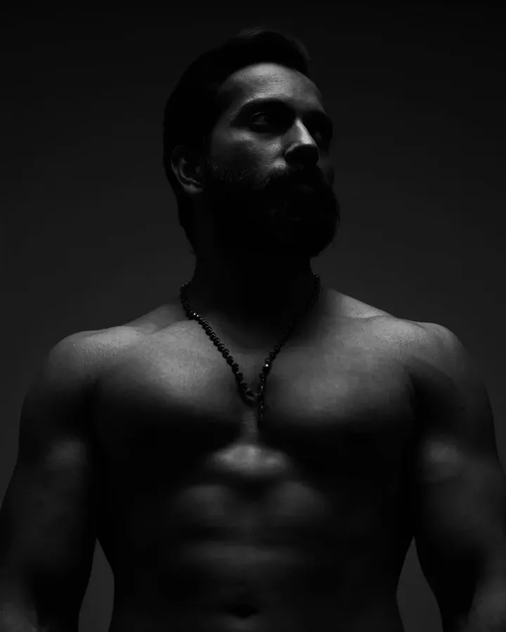 Shades of Rahul @finearts_by_aksshhay
.
Photographer @aksshhaydanej
In frame @rrofficial_01
Camera : SONY 7c | 85 mm f 1.4 | S 1/800 | ISO 400
Lights : @godox_global 500r Lc, @digitekofficial SLW 150 W
.
.
.
#photography #portrait #portraitphotography #fashion #fashionphotography #instagram #photooftheday #darkphotography #darkart #fineart #blackandwhitephotography #monocrome #maharudrastudio #aksshhaydanej