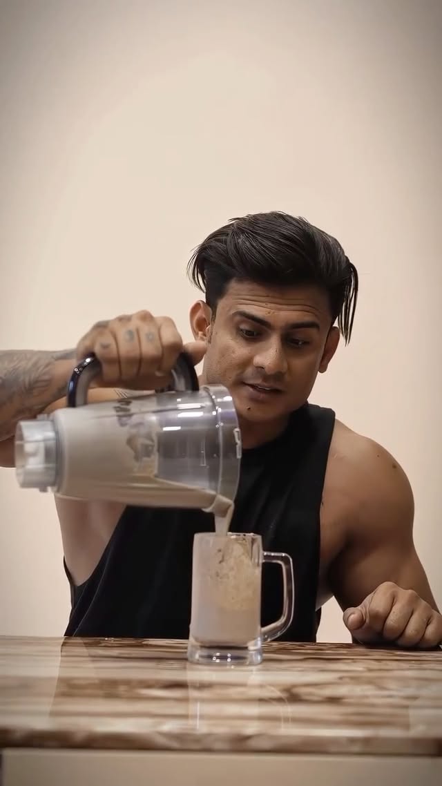Gaining protine shake 😍
.
#fitnessjourney #gymmotivation #gym #fitness #motivation #hardwork