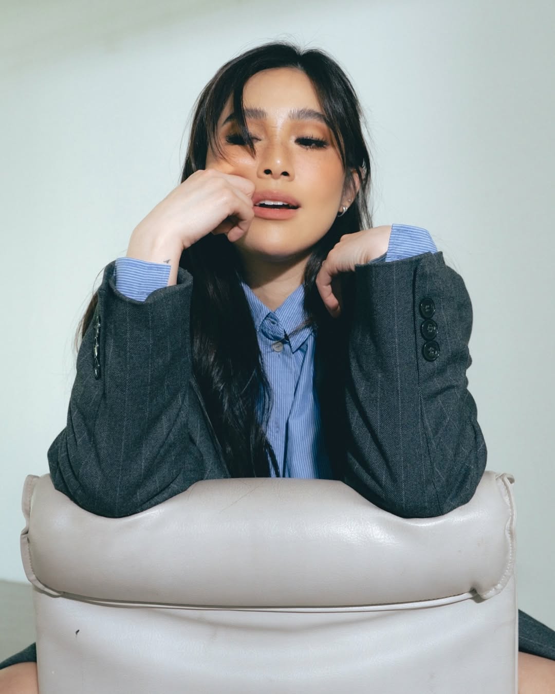 Deluxe season is here 🫐🫐🫐
Photos @shairaluna
Make up @theresa_padin
Hair @hairbybrentsales
Styled by @icavillanueva
Hair extensions @tokyoposh
Collage edit by @zchielo