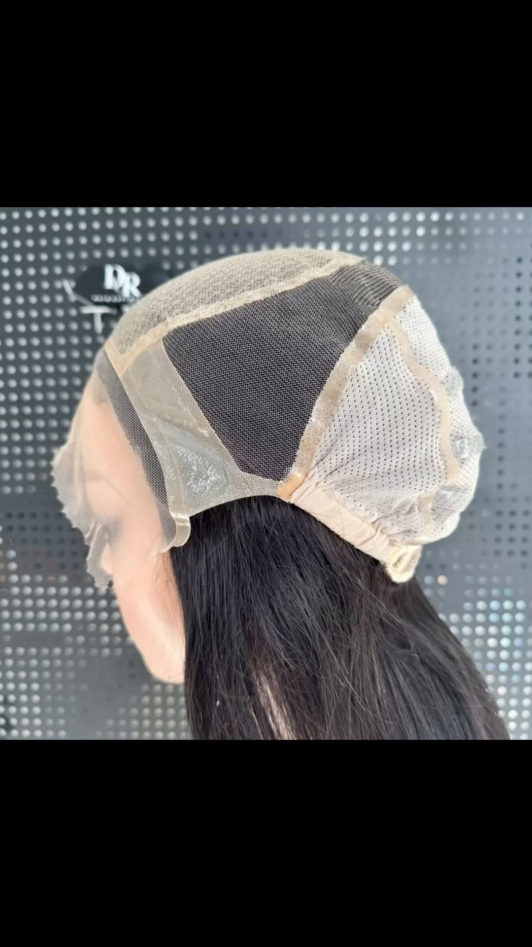 #hairtoppers #helperhair #alternativehair #alopecia #thinninghair #thinhairsolutions #enchantop #crowntopper #hairextensionsforthinhair #androgeneticalopecia #hairloss #blondehairtopper #hairstylist #hairextensionsspecialists #cosmetologist #hairextensionsexpert #womenhairloss #femalepatternbaldness
