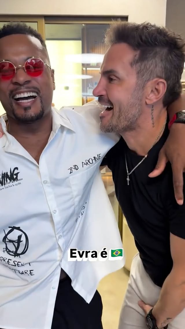 Certeza que ele é Brasileiro 🇧🇷 @patrice.evra 🇧🇷
“I love this game”
#futebol 🤜🏼🤛🏼 #futsal Armênia 🇦🇲