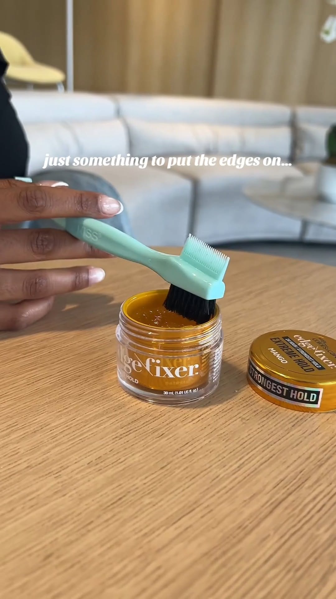 this and fresh braids 🤩
#somethingtotaketheedgeoff #edgefixer #edgecontrol #edges #babyhairs #trends