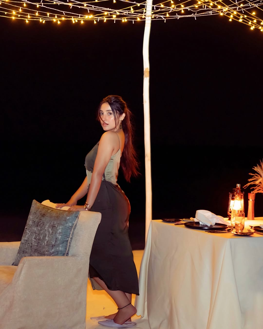 Moonlit whispers and midnight moods✨
.
.
.
.
👗 @brijalladofficial
🤝 @stylingyoursoul_co
📸 @silverblinksphotography
