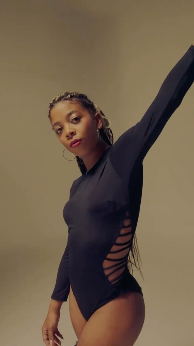 Quién mejor que @arevalo_cuba y @gaby___cuba para captar el flow de las actrices del Portazo.
Asesoría creativa: @co_nexos
Producción: @boetrolando @la.hermana_manda