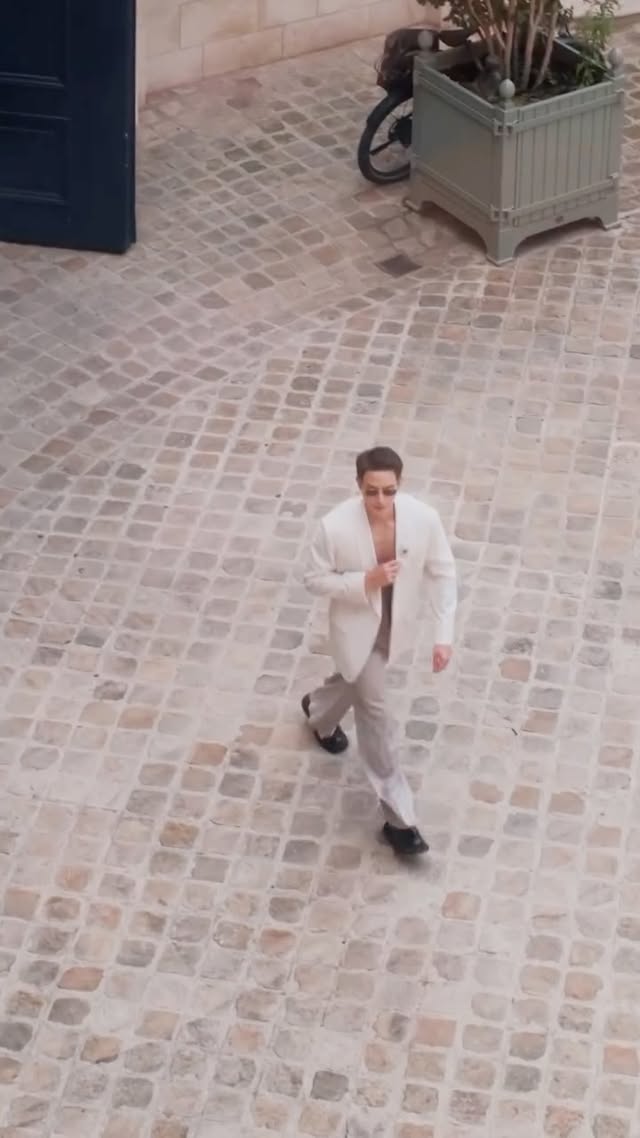 Mikimoto – “Les Pétales” at Place Vendôme
🤍