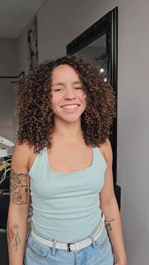 Corte e tratamento para a maravilhosa @almeidajordana ❤️
Quer conhecer sua melhor versão? Agende uma avaliação comigo ♥️
.
.
.
.
#cachoscampinas #corteaseco #cachos #hair