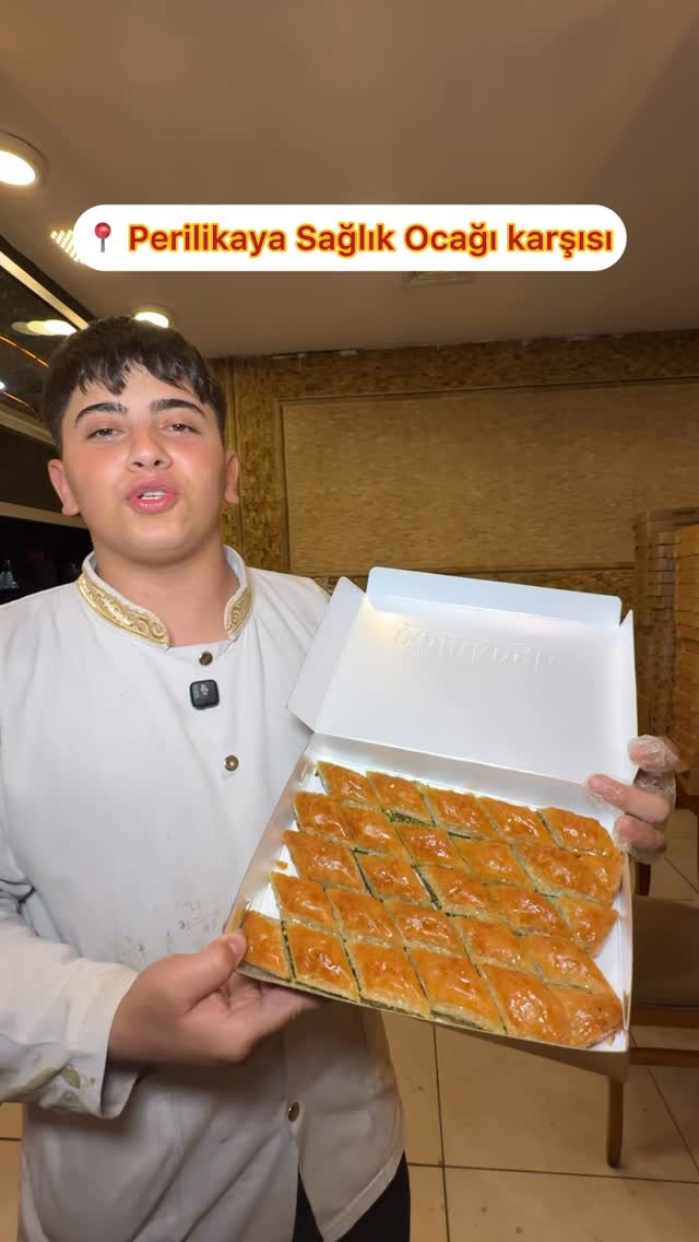 @gazicolakoglubaklava Baklava ve künefede değişmeyen adresiniz olmaya devam ediyor. Baklava kilogram sadece 550₺. Türkiye’nin 81 iline kargo bulunmaktadır
.
#gaziantep #baklava #fıstık #yemek
