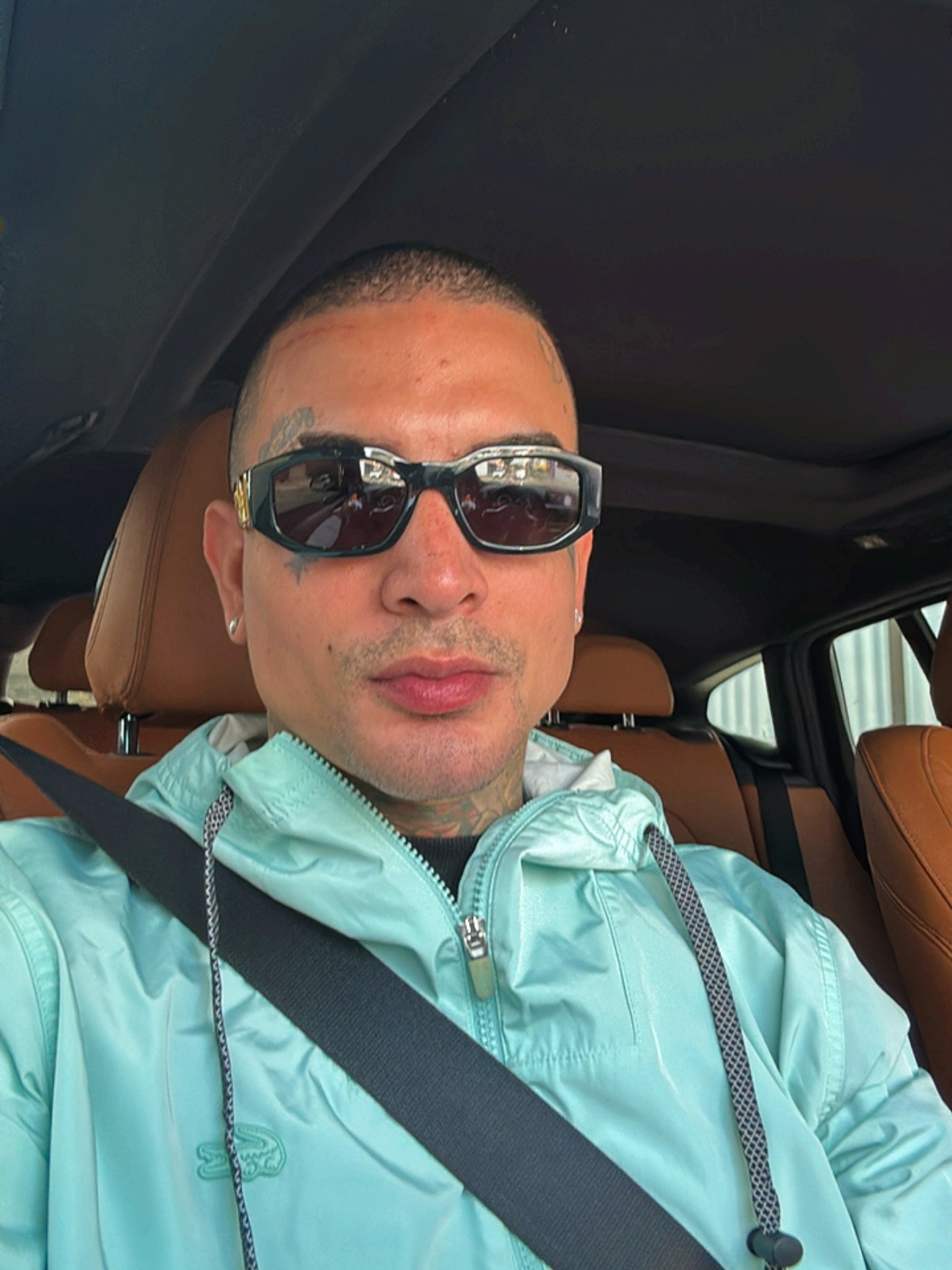 Meu visual de vilão fez elas agirem de forma astuta 😎
Dick Vigarista, primeiro som do projeto 7por7 tá disponível em tds plataformas digitais!!!
Salva na playlist, ouça mto e compartilha 🔥🔥🔥 #linknabio