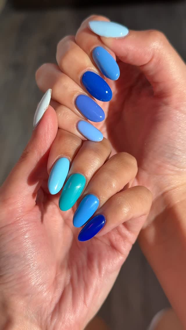 It’s a blue summer 🩵🫐💙🐠🐬 Which shade is your favorite?
#dndgelpolish #bluenails