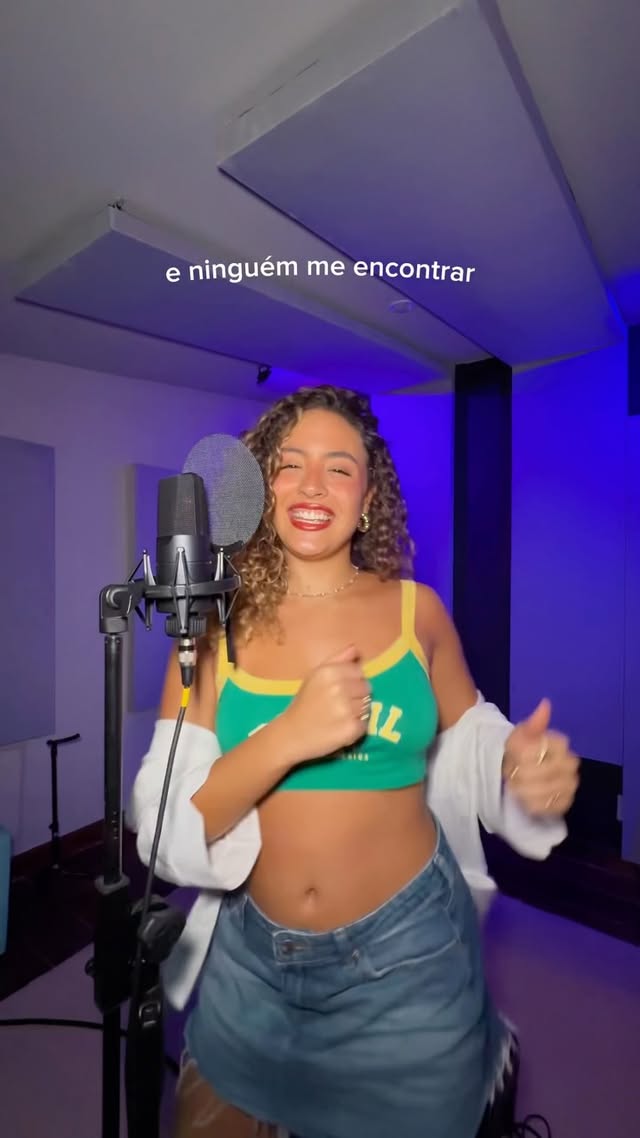 Cabide X Remix MTG 🔥🔥🔥
Gostaram dessa versão? Por aqui tô metendo dança ⚡️
Cavaquinho: @rayramayara_
Produção musical: @gracovieira
#mtg #novampb #musicabrasileira #cabide #funkbrasil