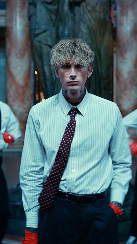 vampire diaries 🧛🏻 video out now
directed by @samcahill
🎥: @masonprendergast x @renardcheren
choreo: @itsbankhead
@owennmusic
🕺: @kingkai.official
@denzel_chisolm
@tuckerbarkley
@quaranbranker
@jtrvth
@joshchavez777
👔: @knarlydb