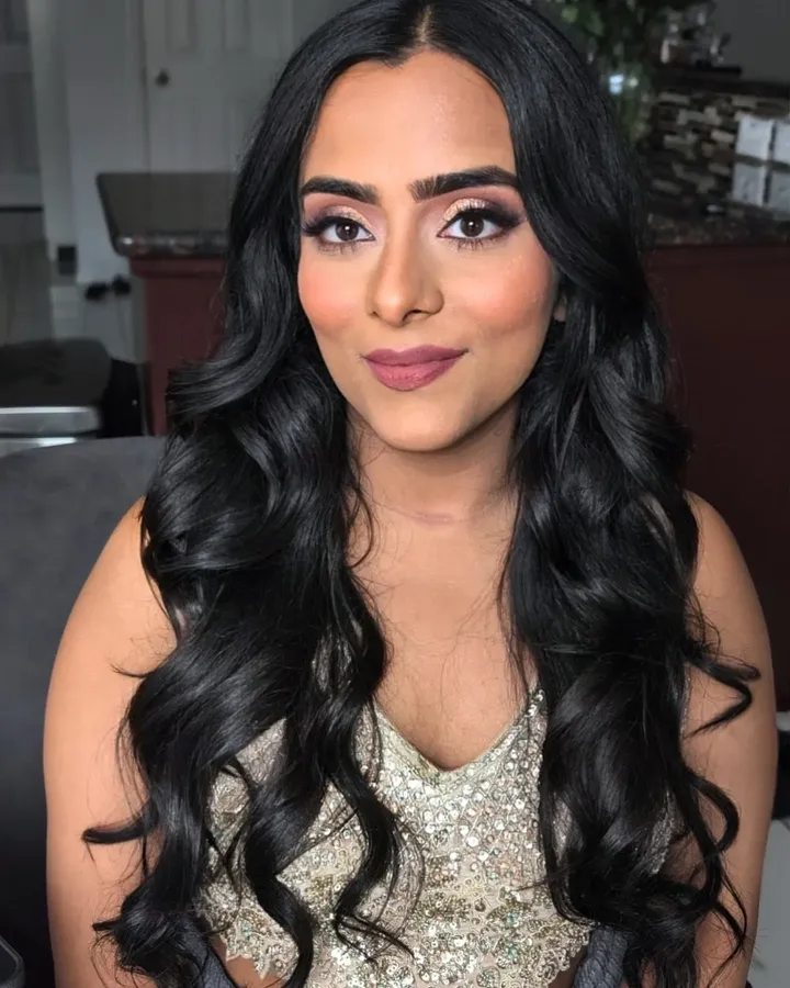 R O M A N C E 🌹 is in the air
Engagement ready 📸✨💕
#romanticmakeuplook #engagementsession #rarebeautyblush #plouisemakeupacademy #houstonmua #houstonhairandmakeup #makeupartisthouston #makeupartistworldwide #makeupartist