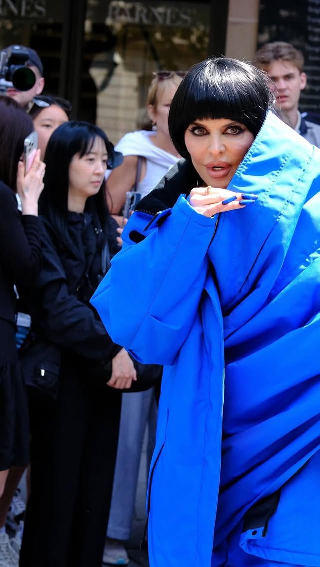 It's Couture
@balenciaga lol