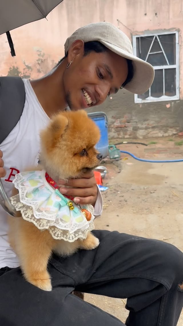 Meet my RAAJA BETA 💁🏻♀️🐶
He cried for me like a baby, because that’s what he is.
My little fur-son. 💫
P.S. Someone get him an award already, he stole the scene! 💁🏻♀️ 🐶
#throwback from the sets of ‘Mittran da challeya truck ni’
#sunandasharma