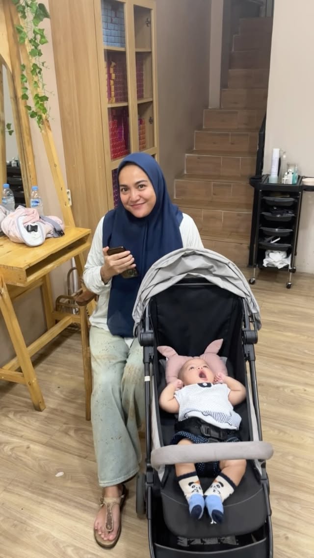 Dan kamu tau apa yang paling sakit?
Leherku, punggungku dan pinggangku~
.
.
.
Tengkyu @flowsalonserang @flowsalon_
#evisobari #busui #mom #ibubaru #flowsalon #promosalon #masyaallah #allhumabarik