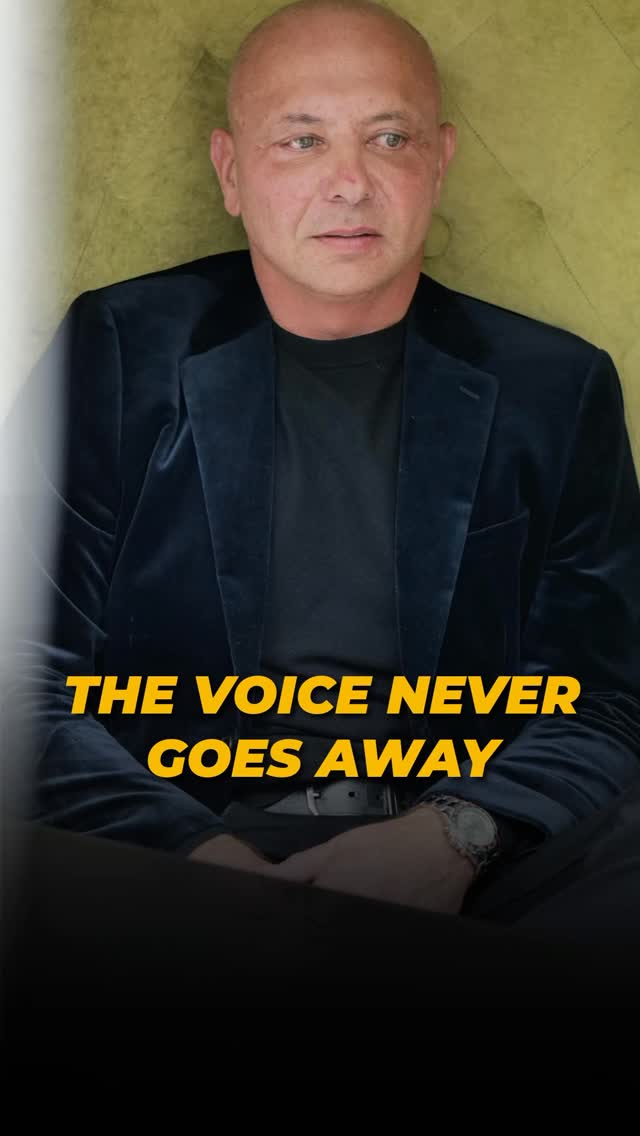 People think success means silence in your head.
That the voices go away.
That you don’t wake up feeling “not enough.”
But let me be real with you:
Every. Damn. Morning.
I go through the pain process.
The self-doubt.
The demons.
The whispers that I’m not worthy.
🎙️ In this clip from Ep. 39, even a Green Beret like @jeremymlocke agrees…
The fight inside is the real battlefield.
Mental health isn’t a moment. It’s a muscle.
Train it.
👇 Tag someone who needs to hear this
🎧 Full episode is live — link in bio.
#MentalFitness #JeremyLocke #JarekTadla #MasteringWealth #PodcastClip #EmotionalStrength #NotEnoughness #MenHealing #GreenBeret #MentalHealthAwareness #SelfWork #HealTheHeroes #DailyRitual
