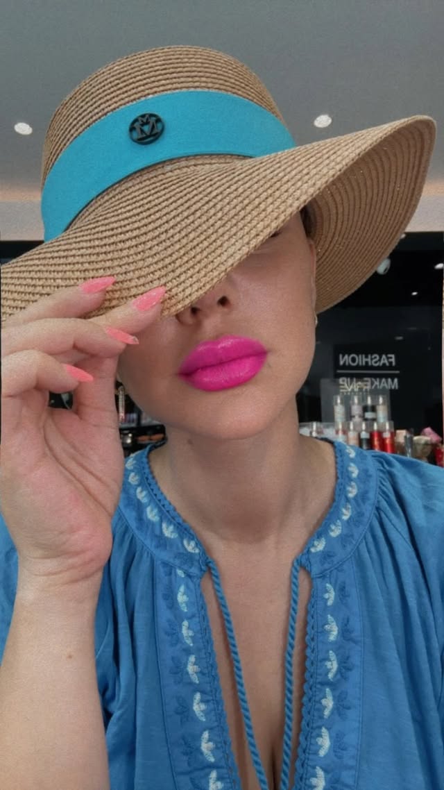 Crayon et rouge à lèvres disponible 💖 livraison à domicile ⭐️