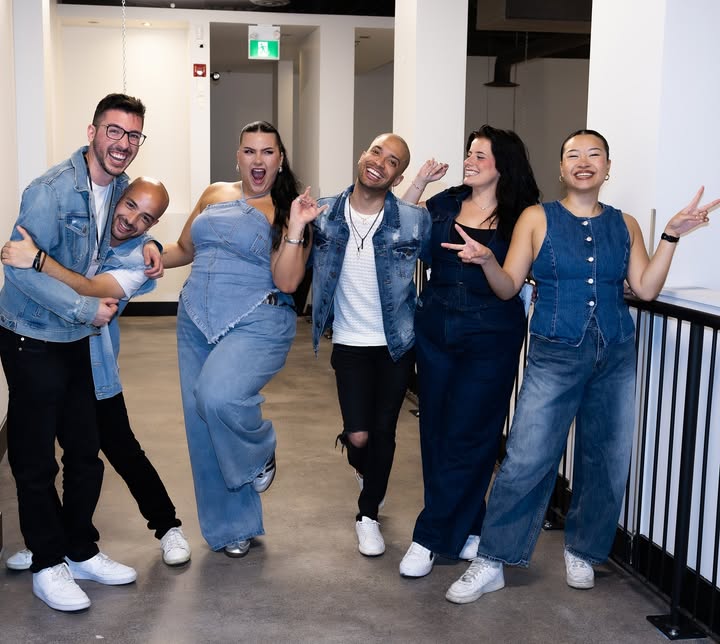 just me, my people, and some denim 🤘🏻🎶✨
🎹🎤 @darnellbthomas
🎸 @anto_guitar22
🥁 @michael04_drums_
🎤💃🏻 @avery_rood + @michyuu
📸 by @magalycaptura