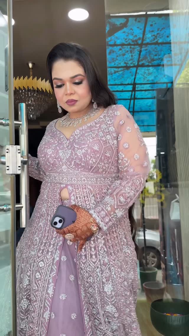 Up coming Bridal booking open for year 2025
Sangeet || Wedding || Reception || Party
Call 9990714492, 9711208088
Makeup @sonu_make_up_artist_
@arti _sharma_makeover
Bridal makeup tutorial
Wedding makeup ideas
Bridal beauty tips
Wedding day makeup inspiration
Bridal glamour makeup
Natural bridal makeup
Classic wedding makeup
Vintage bridal makeup
Boho bridal makeup
Destination wedding makeup
#sonumakeupartist #party #hair #stylefashion #partyweardresses
#bridal #netherlands #bridalmakeup #makeupartistsworldwide #instagram #indianwear #indianbride #reelsvıdeo #haircut #clint #sonumakeupartist
