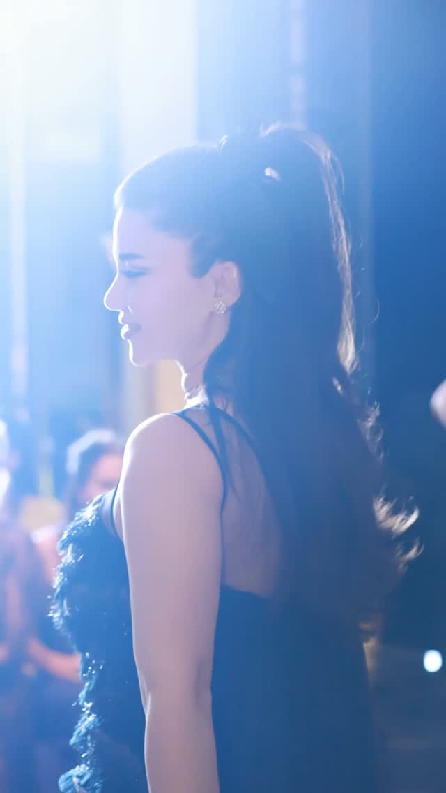 I just want to take a moment to express how truly grateful I am for Georges chakra someone truly special ,helpful, and caring. What means the most is that you never wait to be asked…
@georgeschakraofficial Fall Winter 2025-2026 Haute Couture collection fashion show at Paris Couture Week FW25
#pfw #fashion #paris #fashionweek
Styled by @sarah.keyrouz
Makeup/ hair @patrickandmarcel
Jewelry @elyammjewellery
Taken by @celinn____