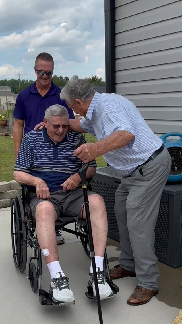 Marque aqui o amigo que você vai levar até os 90 anos (ou depois). Feliz dia do amigo! ❤️