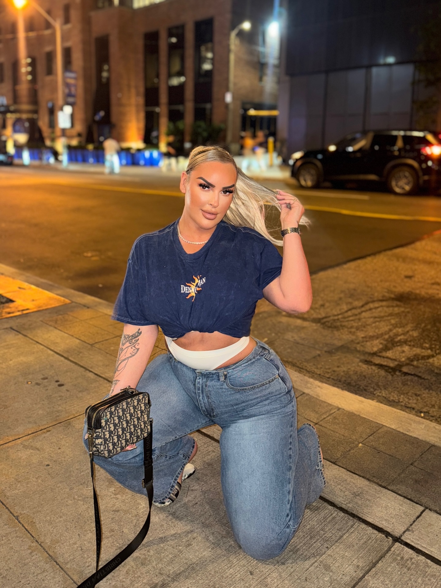 @FashionNovaCurve @FashionNova When your mom said โGet you a man that can cookโ She didnโt mean CR@CK.
90s Fly Girl Baggy Denim Jeans - Medium Wash
Vintage Dennis Rodman Washed Tee - Navy