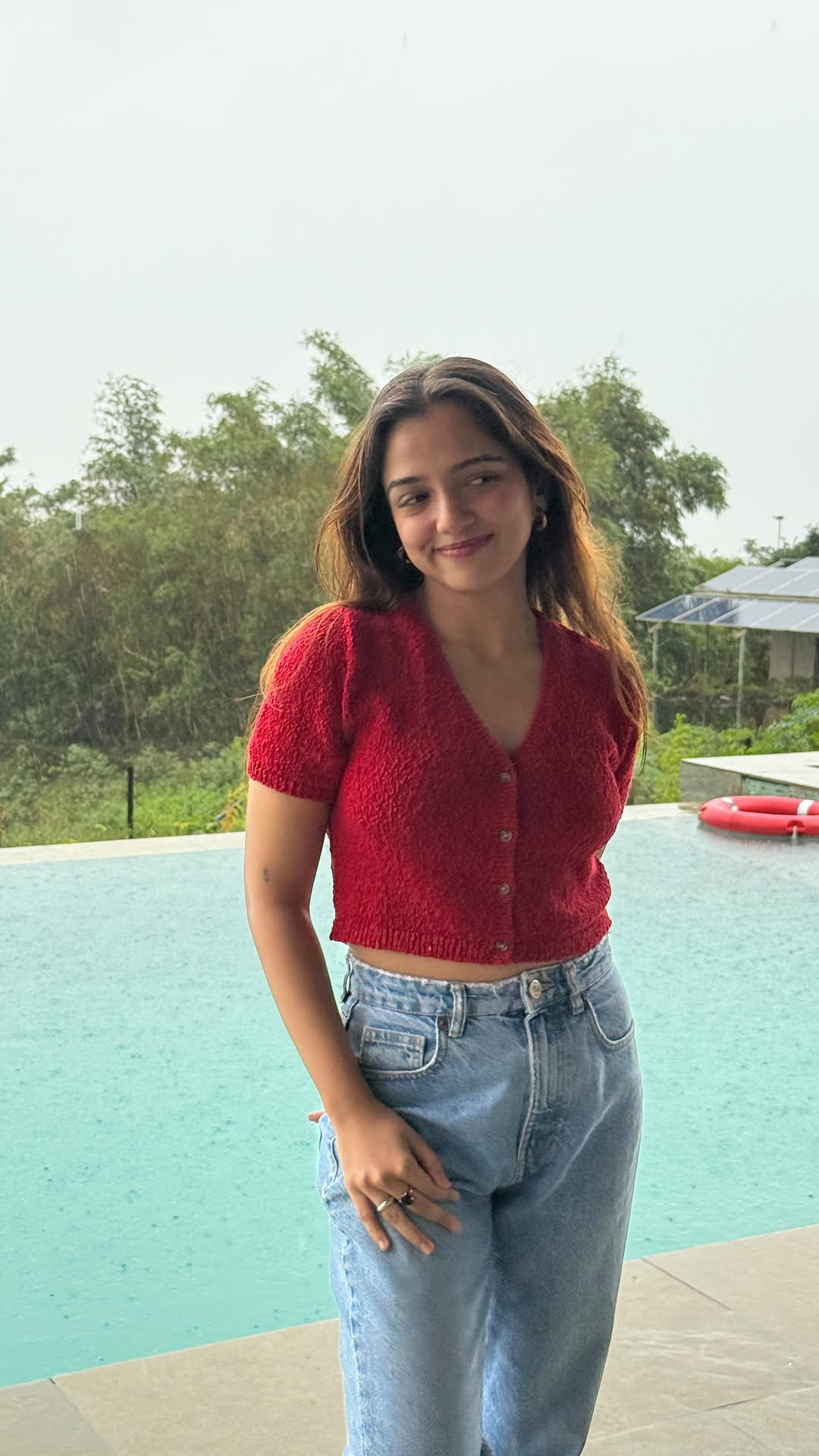 little getaway with friends to this beautiful villa in Lonavala. ‘Chitrakoot’ by @stayvista_official
#hosted #partnership #collaboration