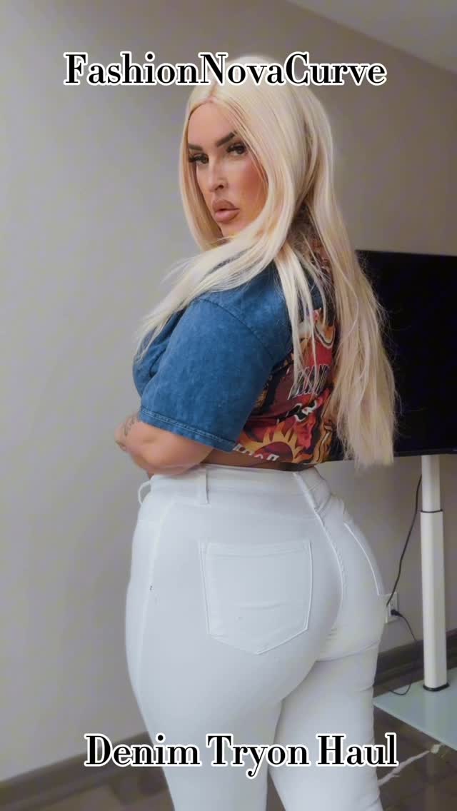 @FashionNovaCurve @FashionNova White jeans do something for me? Which is your fave, black or white?
Classic High Waist Skinny Jeans - White
All The Booty Ripped Skinny Jeans - Black
#denimfordays #denimtryon #jeans #whitejeans #skinnyjeans #distresseddenim #FashionNova