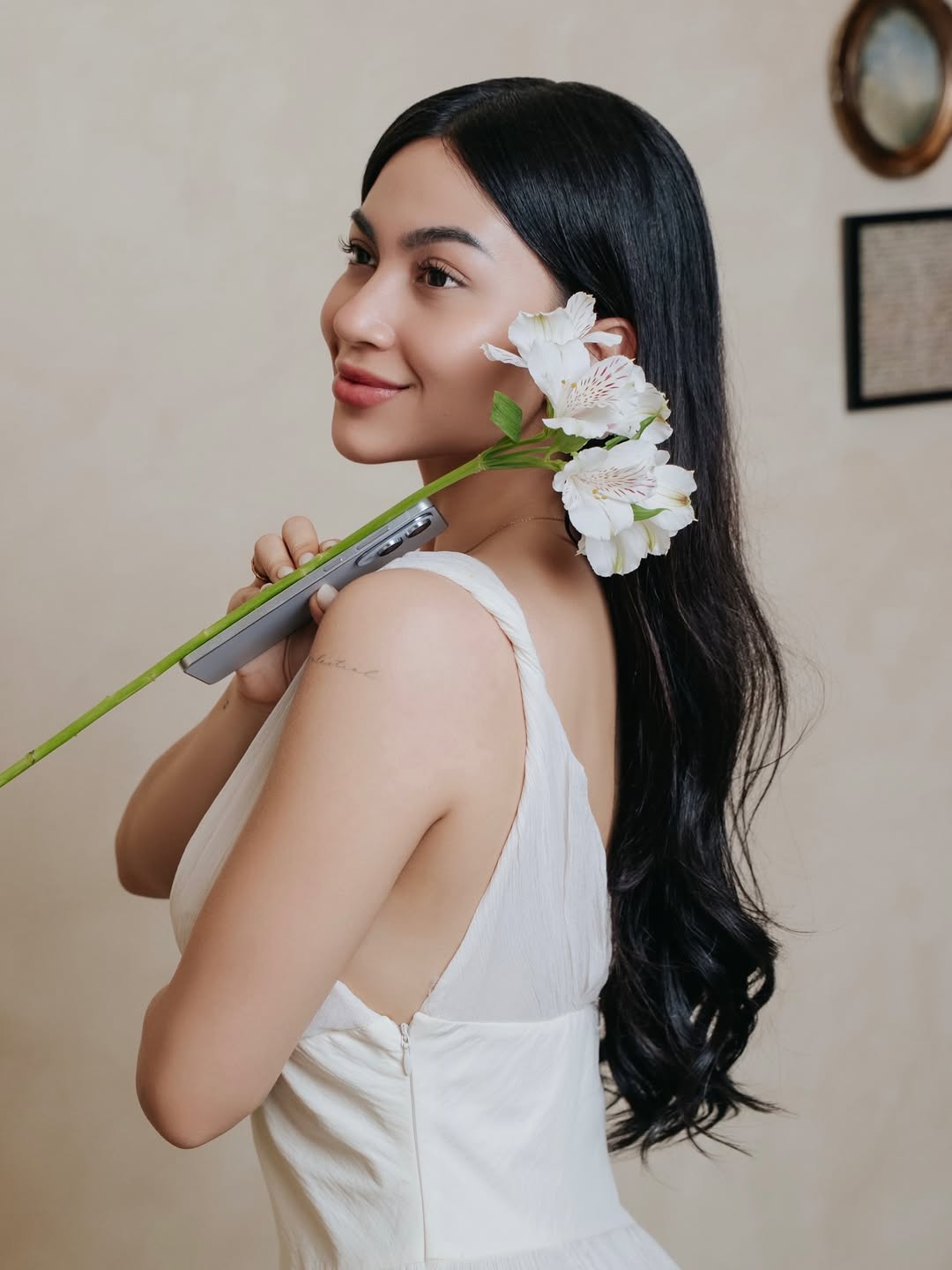 Falling deeper in love every day with the #GalaxyS25 Edge! Unbelievably thin, feather-light, and a 200MP camera that blows my mind!
#BeyondSlim #GalaxyAI @samsungindonesia