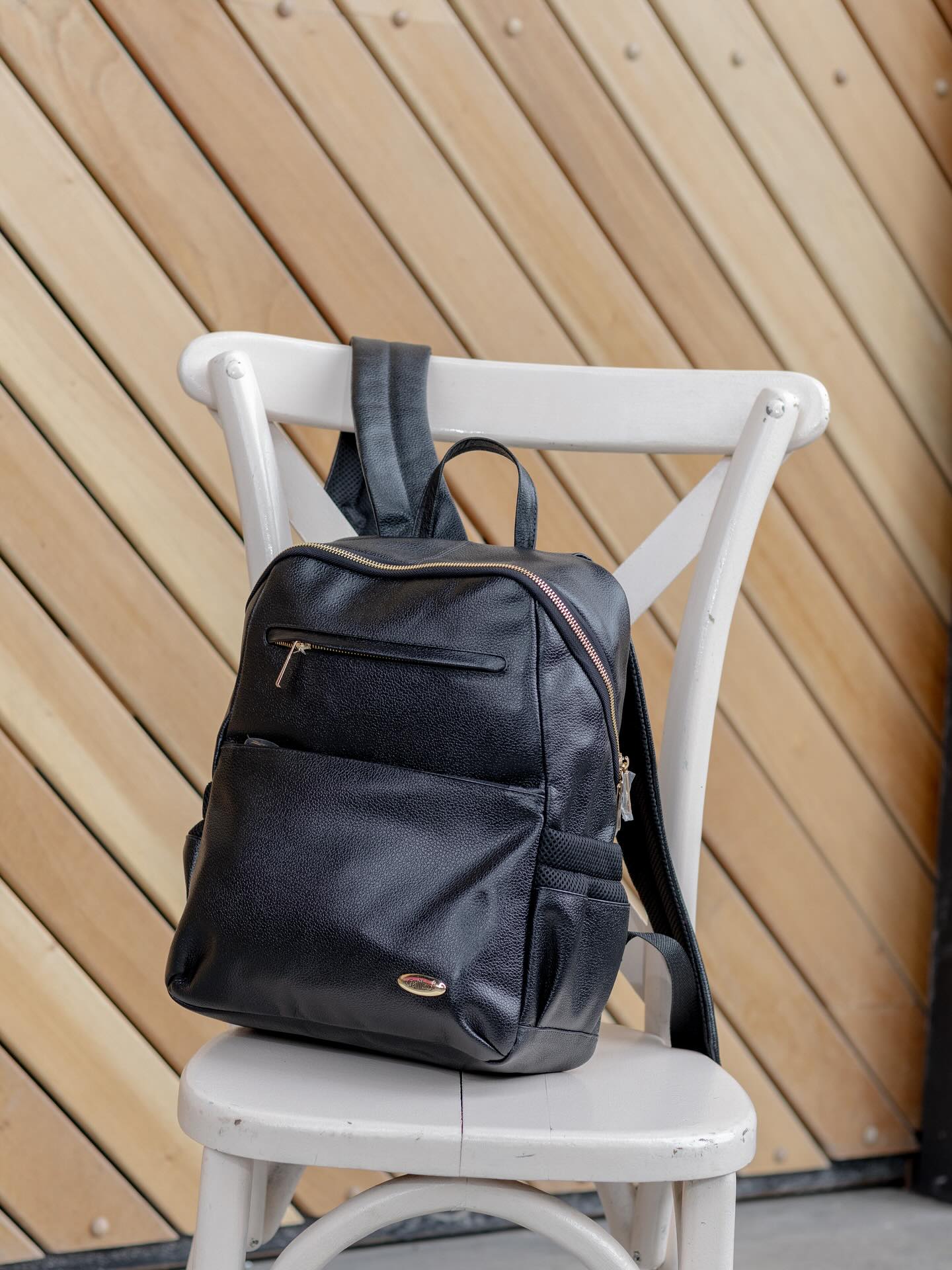 Un morral que te brinda comodidad y te combina perfecto con tus looks de universas o tu día a día.
Precio $269.000
Ingresa ahora mismo a nuestra página web 👉www.calzado-galileo.com y encuéntralo en la categoría de accesorios ✅
Para más información de nuestros productos comunícate con nosotros a través de nuestras lineas de Whatsapp 📲3152436611 - 3167502938 - 3178876861