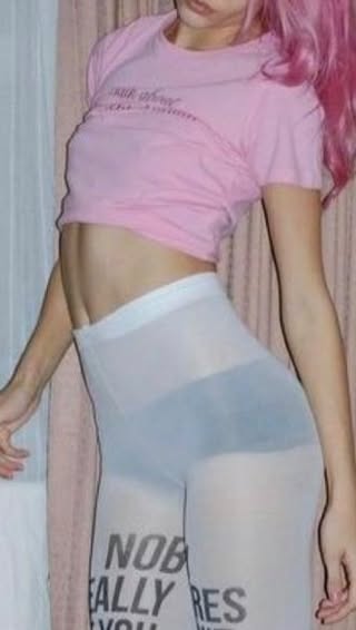 creen que el outfit va con karma? 🩷 sorpre el martes por yt🫦
#outfit #rosa #pink #pelorosa #pinkhair #grwm