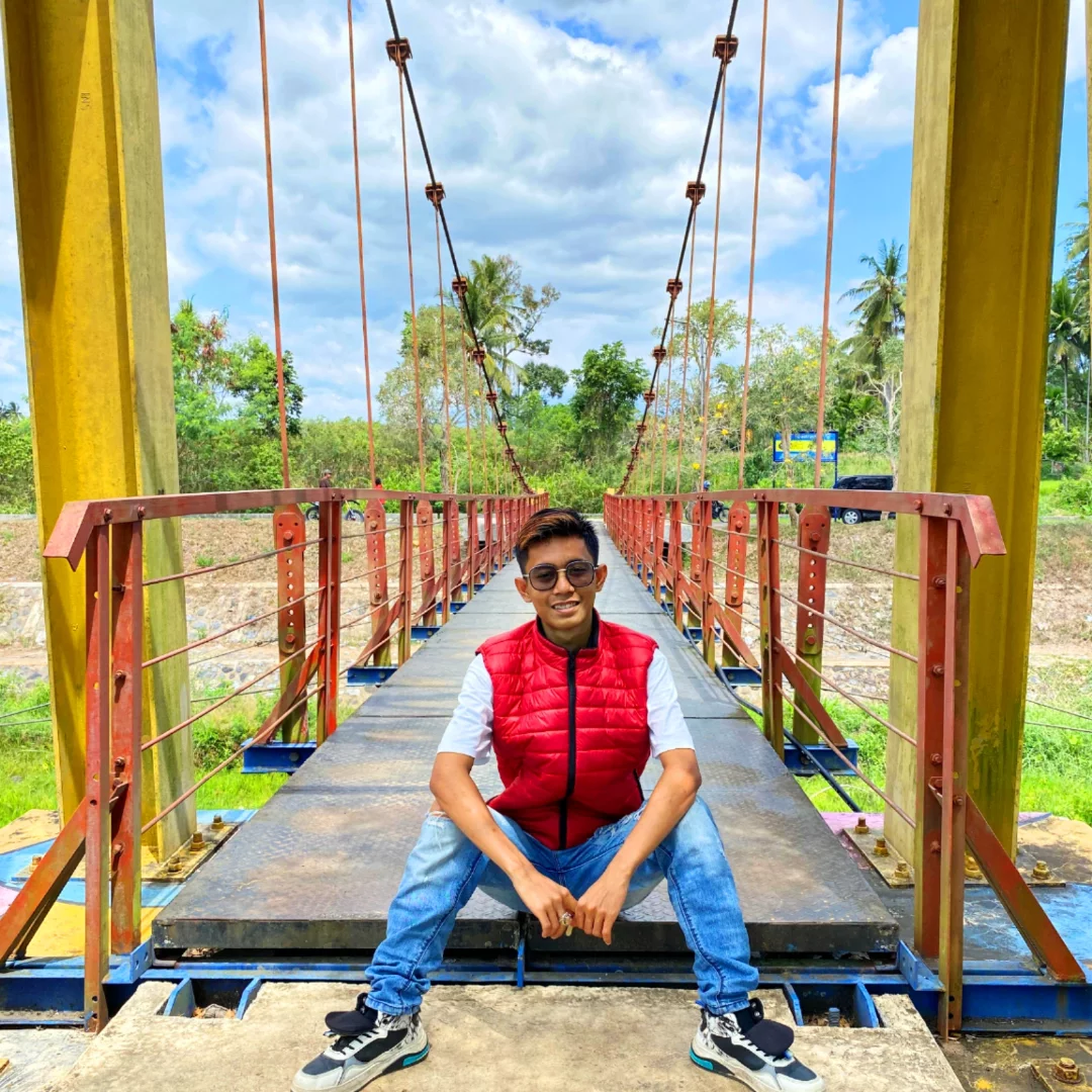 Kesalahan adalah jembatan biasa antara kurangnya pengalaman dan kebijaksanaan
#agungputrapratama1998