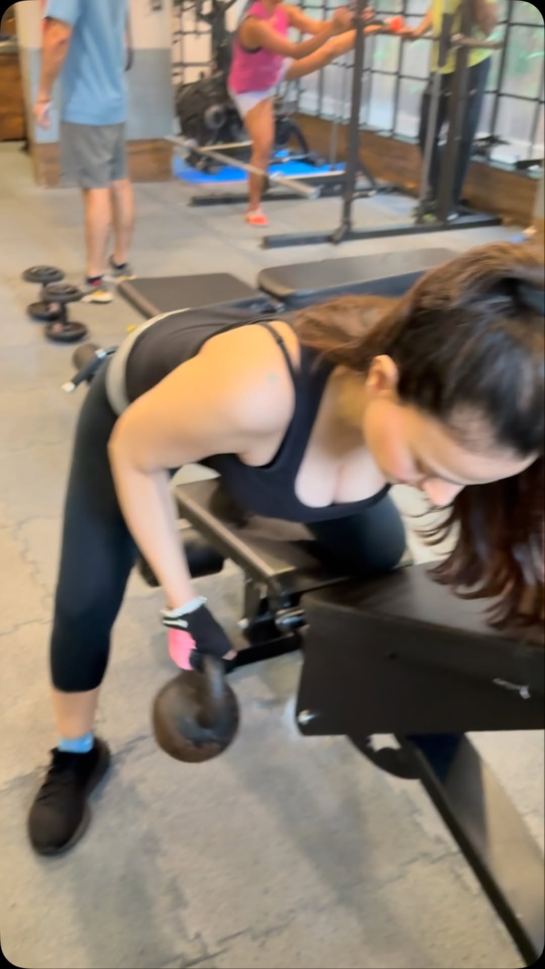 1st workout after a longish break , the battle is always about stepping foot in the gym and showing up , once Iโm in , Iโm fully locked in !! @klinton81 always motivating n encouraging!! @unitedstrength