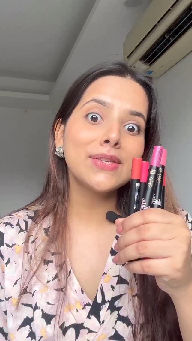Today’s lip combo? Picked by ChatGPT💄✨
Creator: @themansikhatri
Product used:
❤️ Faces Canada Comfy Matte Crayon
.
.
Click on the link in bio to shop now!🛒
.
.
#FacesCanada #lipstick #lipshades #lipswatch #lipstickaddict #lipstickjunkie #lipsticklover #makeup #makeuplover #lipsticktutorial #foryoupage #lipcombos #lipstickcombo #longlastinglipstick #tranferprooflipstick #duskyskintone