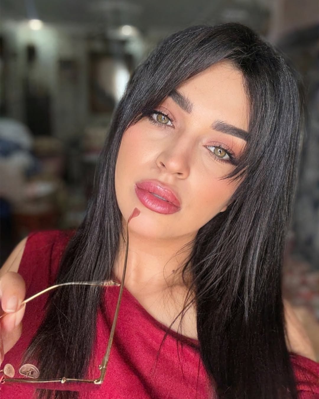 "لا تغرك البدايات ، فإبليس كانت بدايته مؤمن "
" جون شيتود " 😜🫢🧐
@dr_alaoui_meryem 💋👄
#Beauty
#GlamLook
#MakeupGoals
#ClassyVibes
#ElegantStyle
#GreenEyes
#Confidence
#BoldLook
#ChicVibes
#RedLips