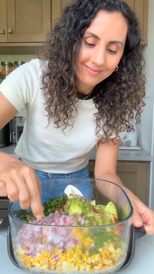 I just tried the new @NinjaKitchen #NinjaCrispi which is a non-Toxic Air fryer with a glass cooking system that you can use to prep, cook, store, serve and even re-heat or re-crisp! #NinjaPartner I love that there are different bowl sizes, 4 cooking functions and the ease of using one container that goes from the kitchen to the table without a fuss! 🌽 Comment LINK for the air fryer link.
INGREDIENTS
4 ears fresh corn, husks removed
2 cups frozen corn, thawed
1 tablespoon tajin or seasoning or choice
1 large red bell pepper, finely chopped
1 jalapeño, seeded and minced
¼ red onion, finely chopped cup finely chopped red onion
1 ripe avocado, diced
¼ cup chopped fresh cilantro
> Dressing
3 tablespoons sour cream
3 tablespoons fresh lime juice
2 tablespoons extra-virgin olive oil
½ teaspoon ground cumin
¼ teaspoon salt
¼ teaspoon pepper
INSTRUCTIONS
Air fry the corn at 400F for 20 minutes.. Let cool slightly, then slice the kernels off the cobs and place in the air fryer bowl. Add more corn if you’d like to bulk it up. (I like the flavor combination of the two types of corn)
Add the red pepper, jalapeño, red onion, diced avocado, and cilantro on top. Then add the sour cream, lime juice, olive oil, cumin, salt and pepper and stir to combine. Taste and adjust the seasoning. Store in the fridge for at least one hour before serving.
