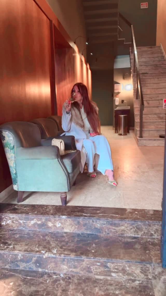 Boa noite amores e é sobre isso …Quando você se descobrir insatisfeito e ou infeliz, faça o mais brevemente possível a sua mudança. Quando decidir mudar leve contigo somente o que vale a pena e não olhe para trás