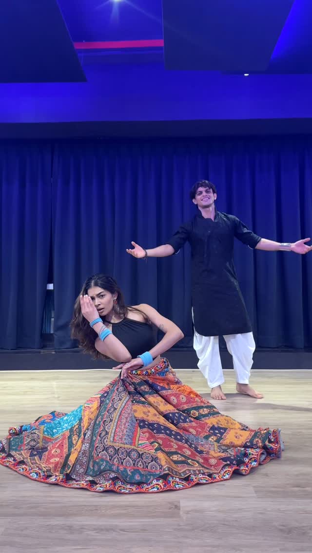Radhe Radhe🦚
Choreography: @heetsamani 🪈
Song: @aishwarya_tm @maulikmehtaofficial🪘
Video: @pal_karani_ ❤️
Studio: @allthingsstudioind 📍
This beautiful skirt is from @kuberstudio.mumbai
#radheradhegovinda #choreography #fyp #dancereels #trendingreels #trendingaudio #trendingchoreography #workshop #gujratisongs #viraldance #duodance #navaratri