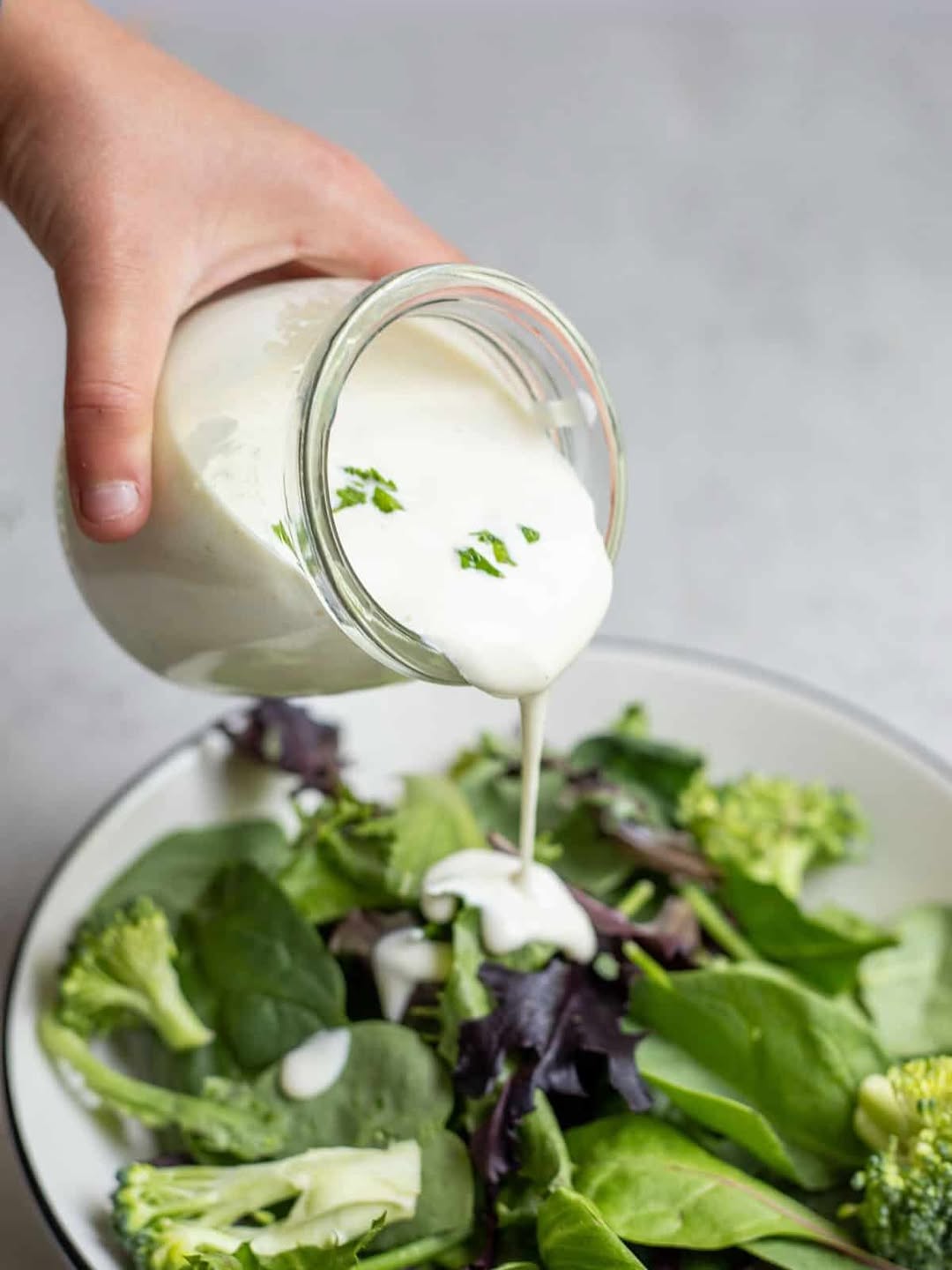 Comment SALAD👇🏻
One of the easiest swaps to make in your home is to start making your own salad dressings! Simple ingredients and delicious. Comment SALAD below for some of our favorites ❤️ #farmhouseonboone #homemadesaladdressing