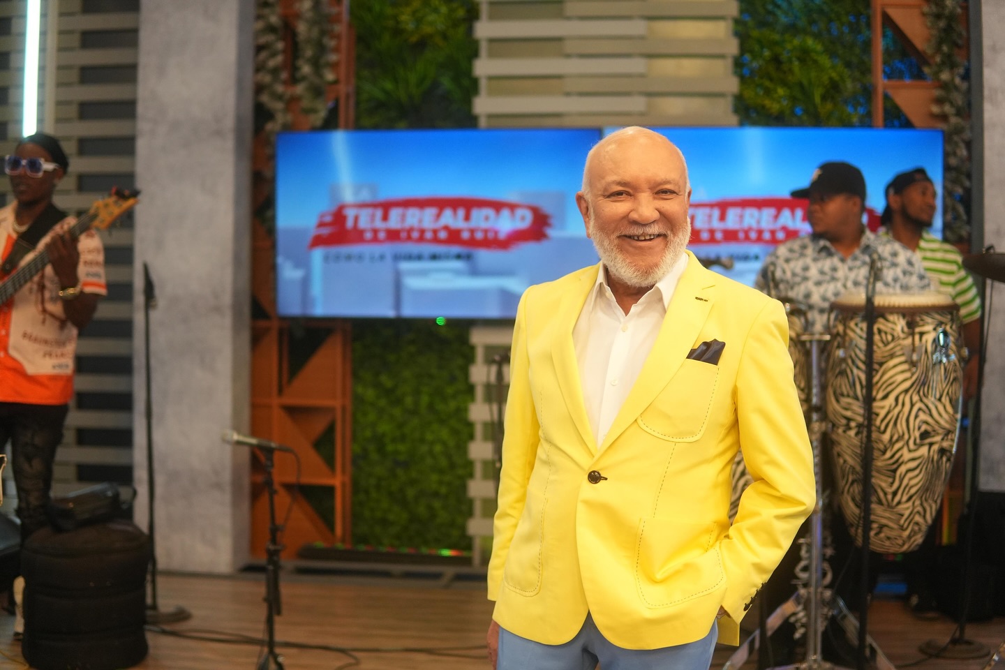 En breve, después más 25 años, regreso al Show del Mediodía😊 @elshowdelmediodia